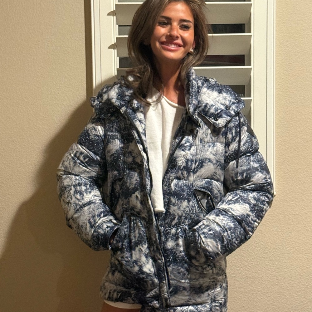 Moncler Stylish Women's Blue and White Puffer Jacket